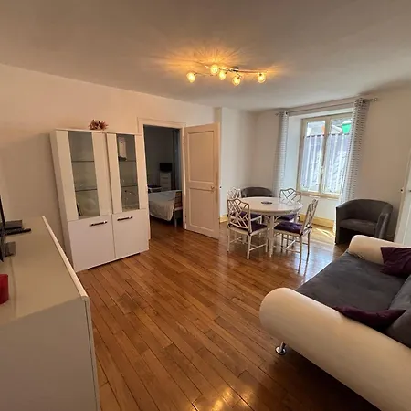 De La Petite Croix Blanche * Les Riceys