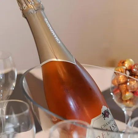 De La Petite Croix Blanche レ・リセ